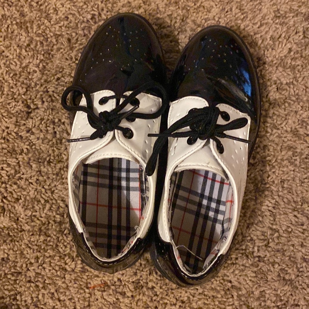 Fifty’s shoes worn once